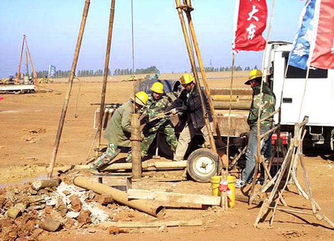 雷鋒生前所在團辦公樓勘察